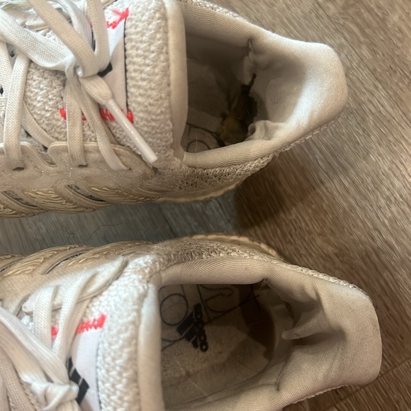 *SOLD* Adidas Ultraboost - Picture 5 of 6